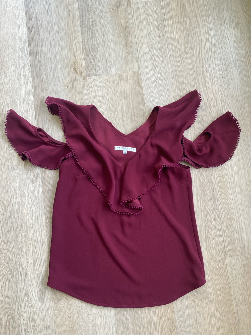 Trina Turk Burgundy Ruffle Sleeve Cold Shoulder Blouse V-Neck Flutter Sleeve Top - Picture 3 of 10